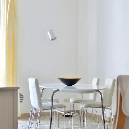 The Sweet Lake Nest Apartment Colonno