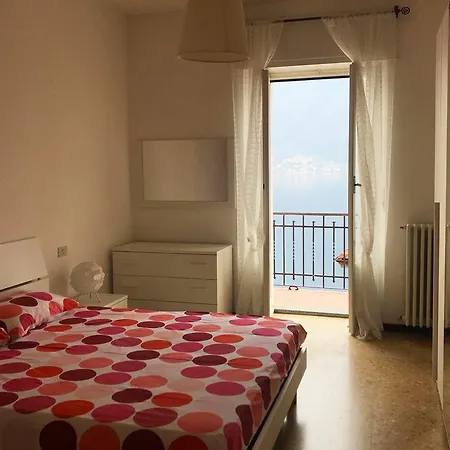 The Sweet Lake Nest Apartment Colonno